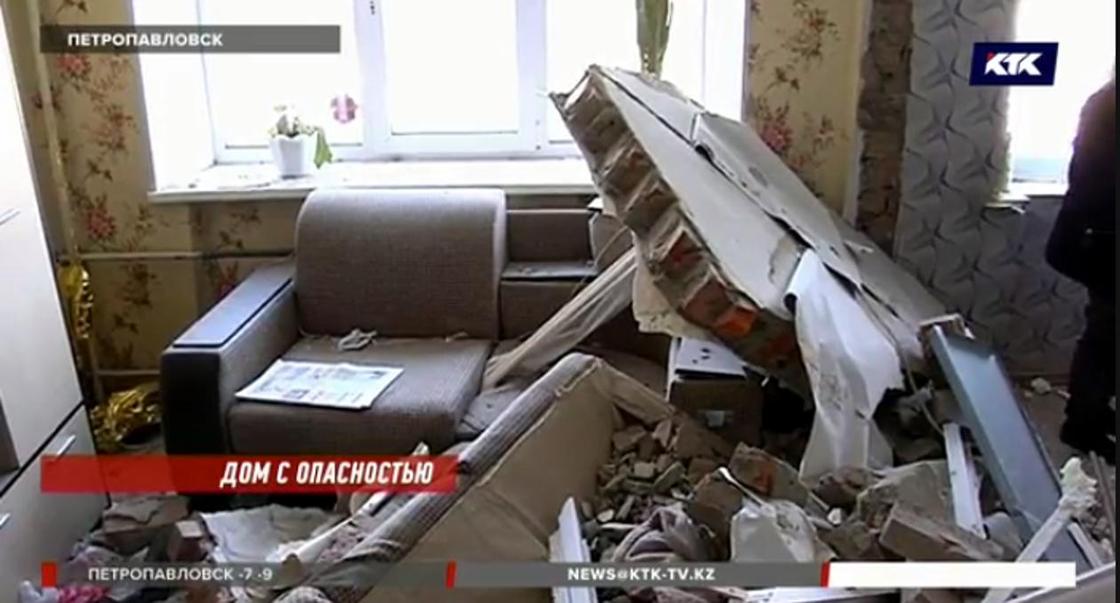 "Нас придавит как мух": Петропавловцы боятся возвращаться домой после взрыва газа