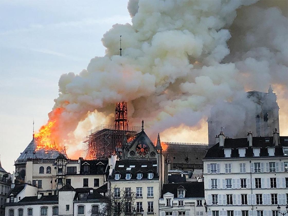 Пожар в соборе Парижской Богоматери. Главное