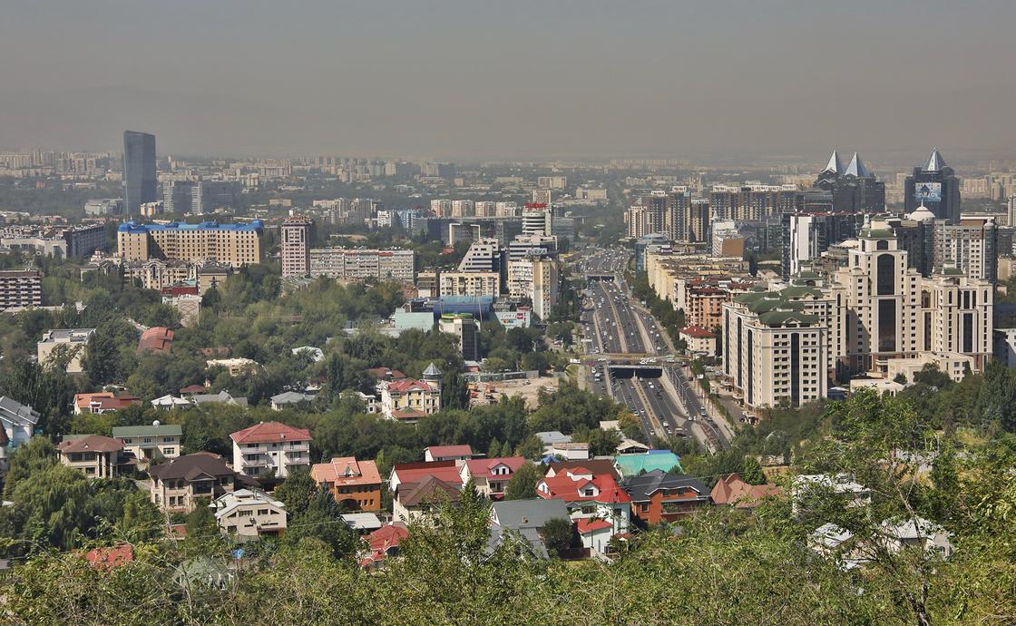 9-этажка дала крен в микрорайоне «Алгабас» в Алматы