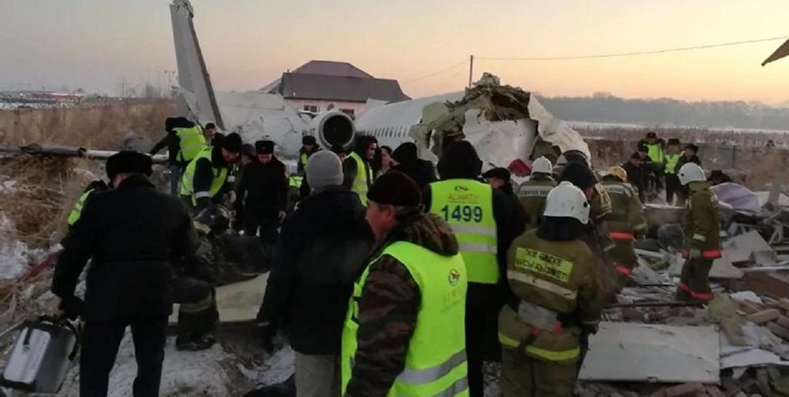 Крушение самолета в Алматы: о ситуации на сегодня рассказали в МИИР