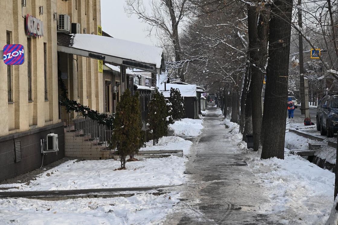 Тротуар в Турксибском районе