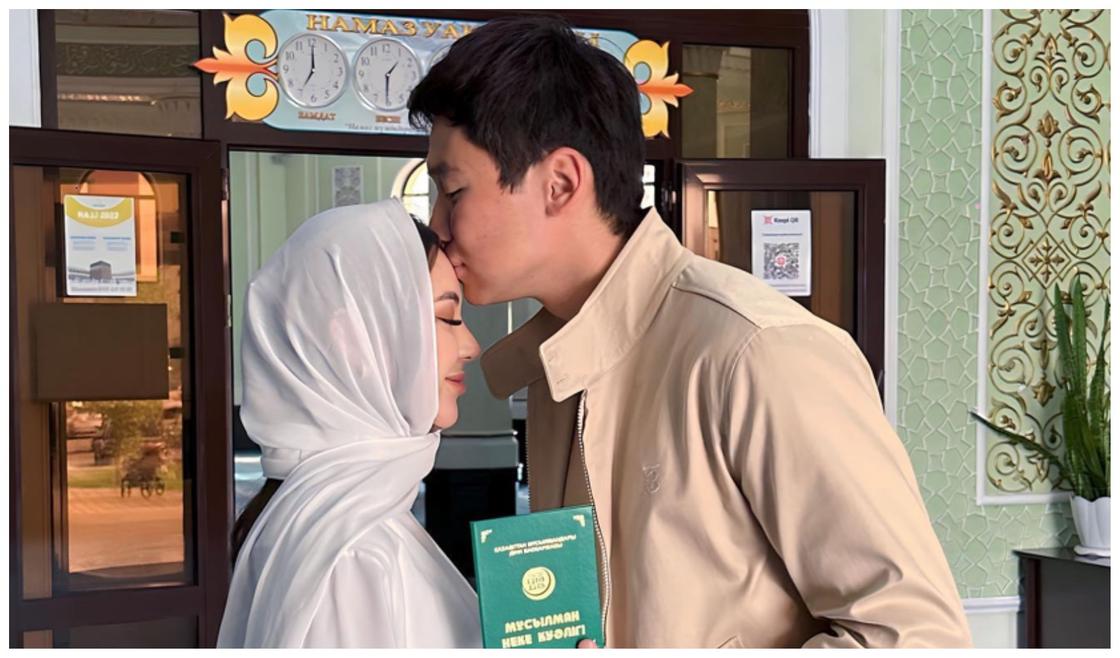 Заңғар Нұртас сүйіктісімен