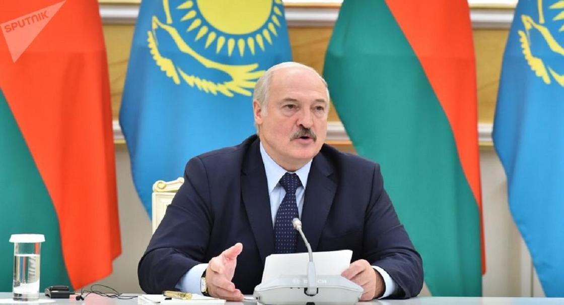 Лукашенко о коронавирусе: У нас всего хватает, никто не бегает