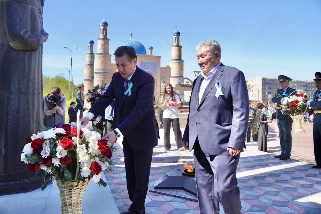 Аллея героев в поселке Касыма Кайсенова