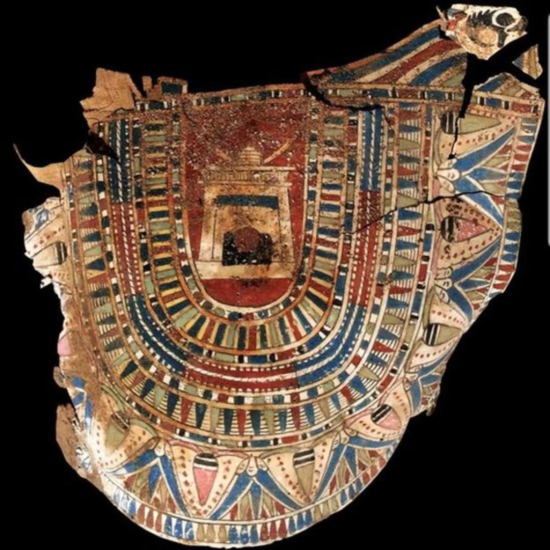 В Египте найдена нетронутая древняя гробница, в ней почти 30 мумий