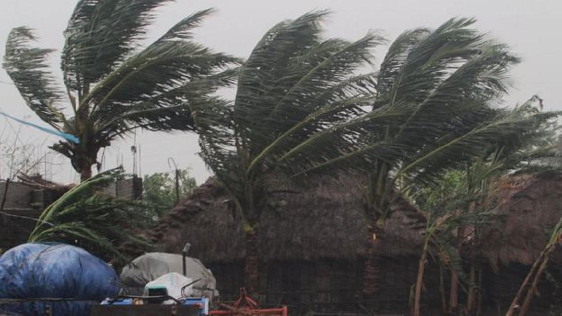 Ураган "Амфан" опустошил Калькутту и принес много бед Индии и Бангладеш