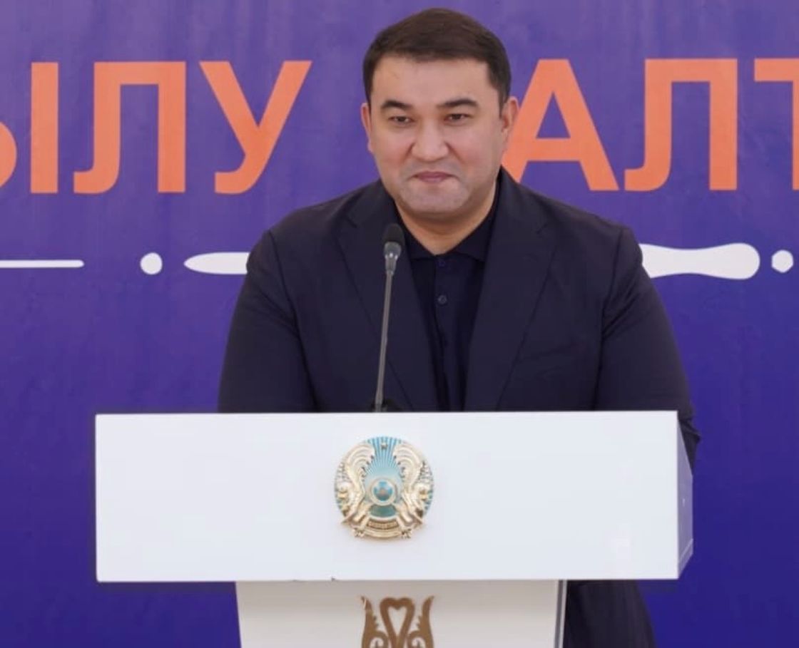 Нуралхан Кушеров на открытии Дома культуры в Туркестанской области