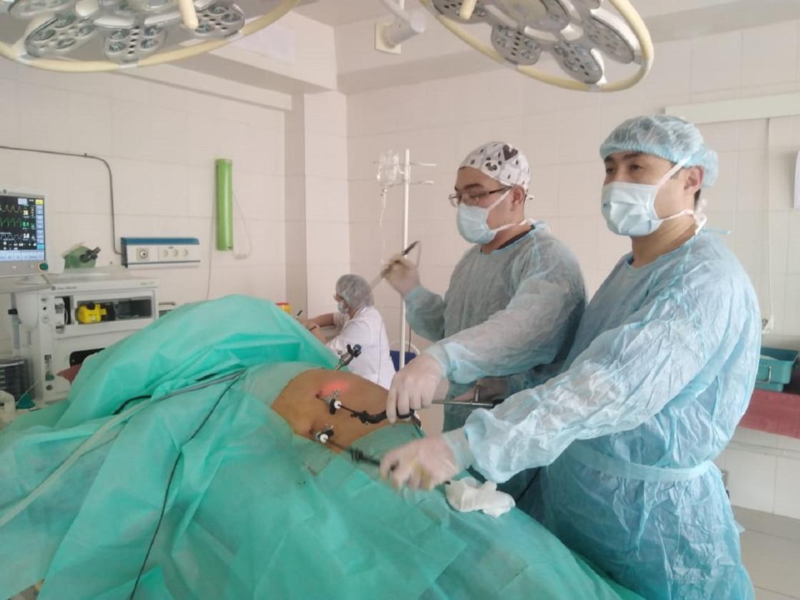 Люди в нас нуждаются: как будущие казахстанские врачи борются с COVID-19