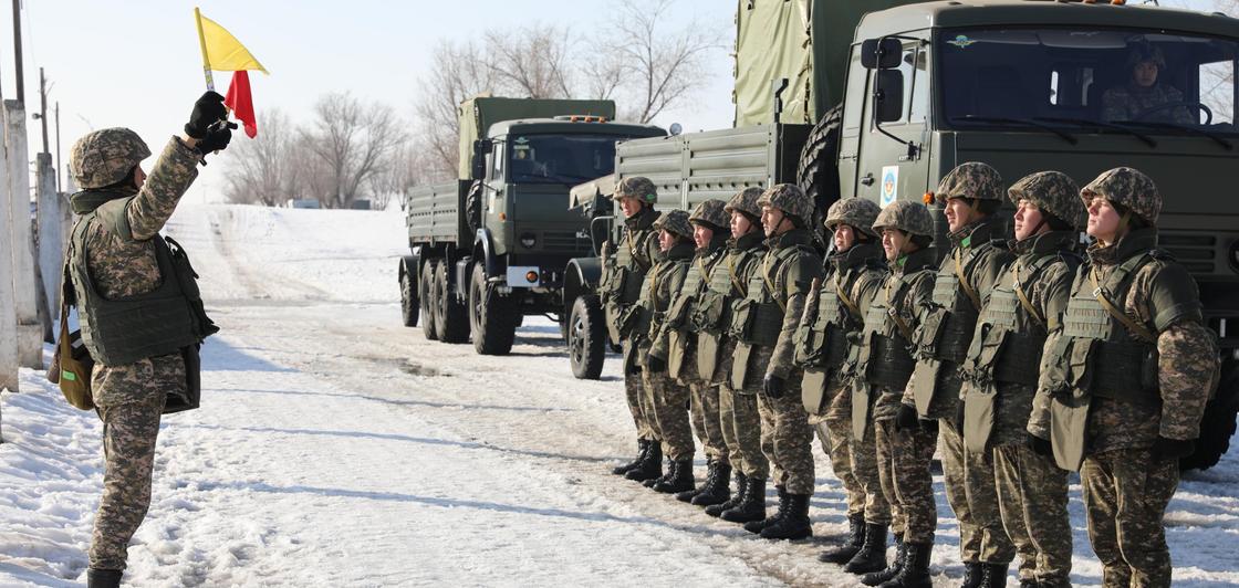 Сколько получают казахстанские военные рассказали в Минобороны