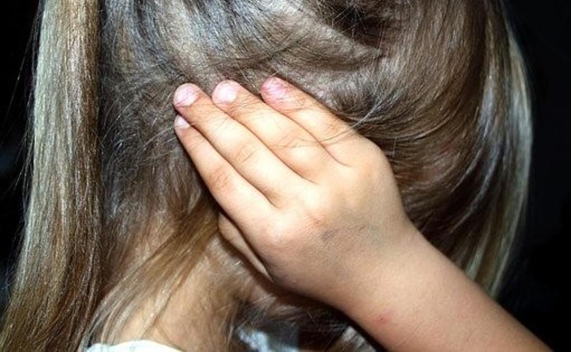 Педофил со стажем едва не изнасиловал семилетнюю девочку в Караганды