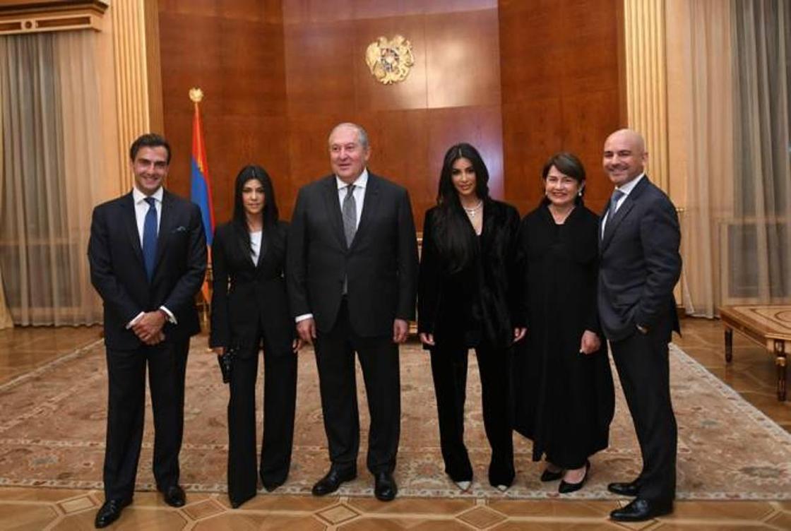 Сестры Кардашьян на встрече президентом Армении. Фото: Armenpress