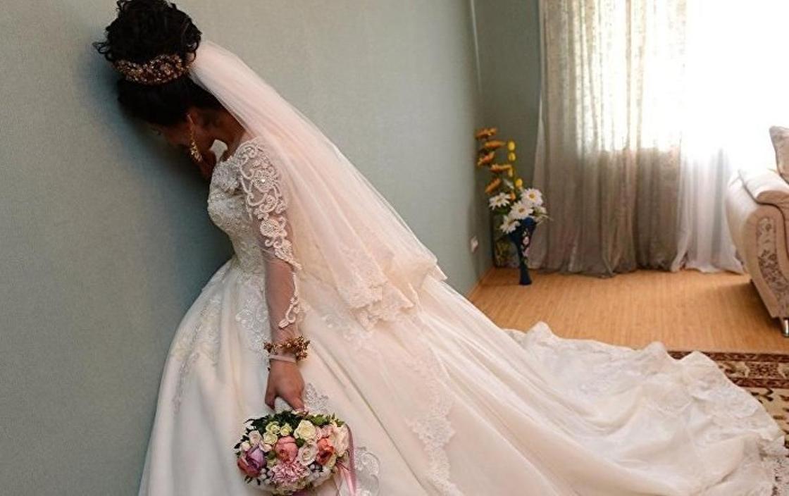 В Семее жених бросил невесту прямо перед свадьбой из-за "увеличения груди"