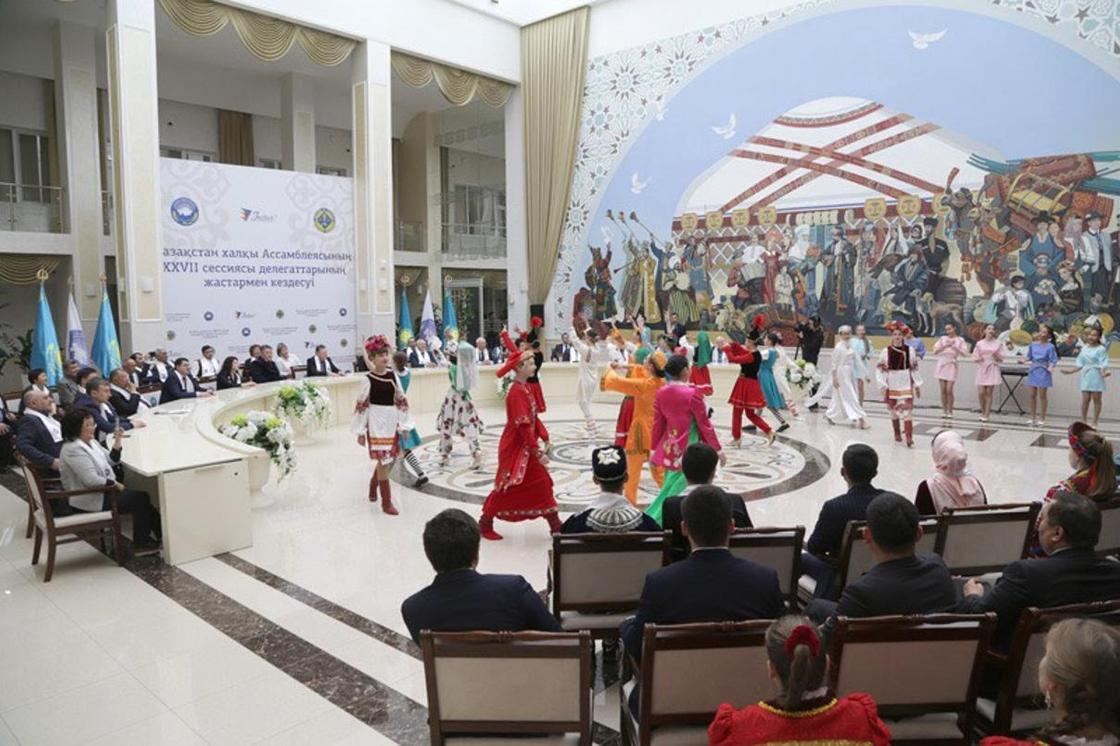 Карагандинская молодежь встретилась с делегатами XXVII сессии Ассамблеи народа Казахстана
