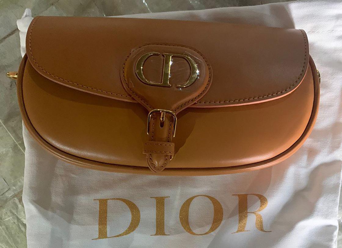 Контрафактная женская сумка марки Dior