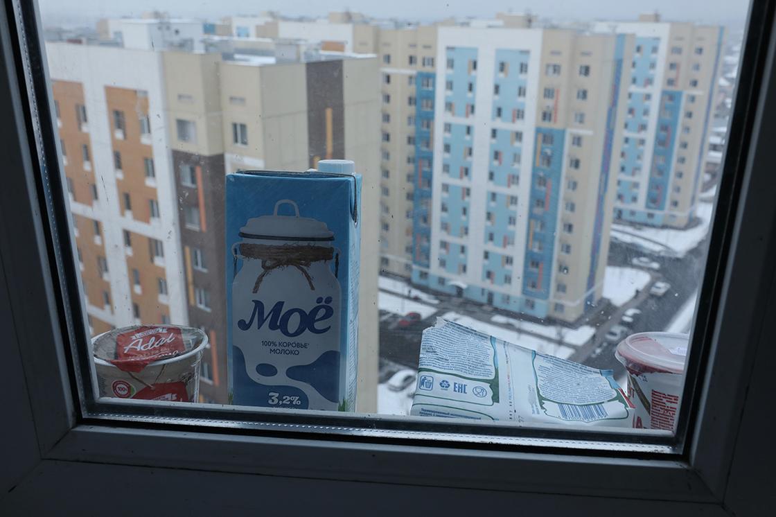 24.02 Сухой паек: В квартире многодетной матери "отрезали" воду и свет за неуплату в Алматы