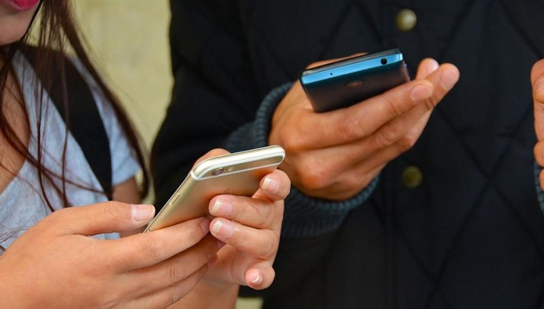 Жители Алматы жалуются на проблемы с мобильной связью