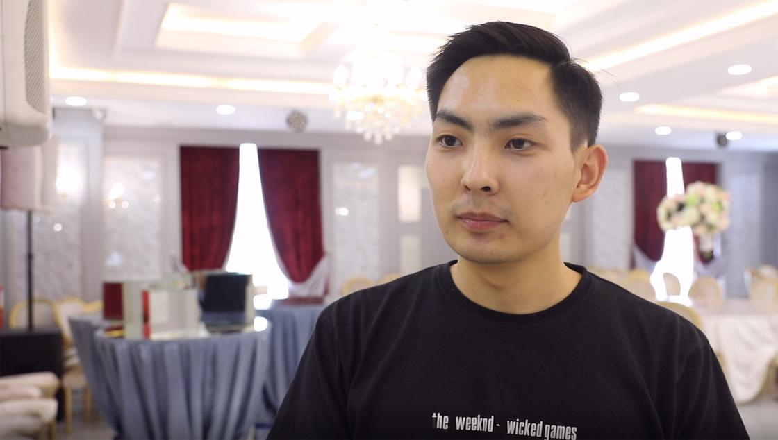 Ребенок из Алматы отдал деньги из копилки на помощь пострадавшим в Арыси