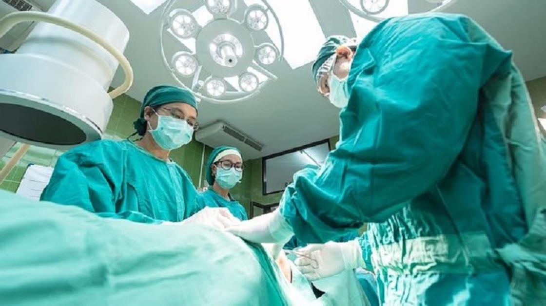 Хирург и анестезиолог подрались прямо во время операции