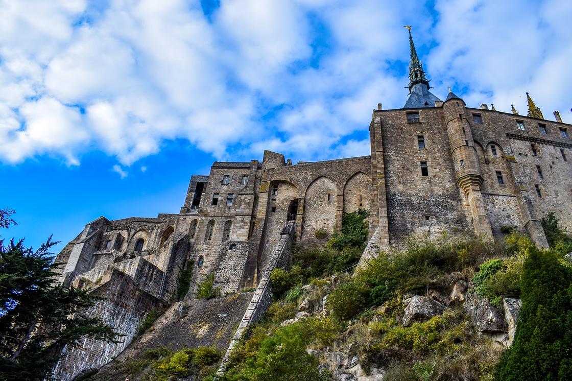 Самые величественные замки Франции, которые собирают толпы туристов