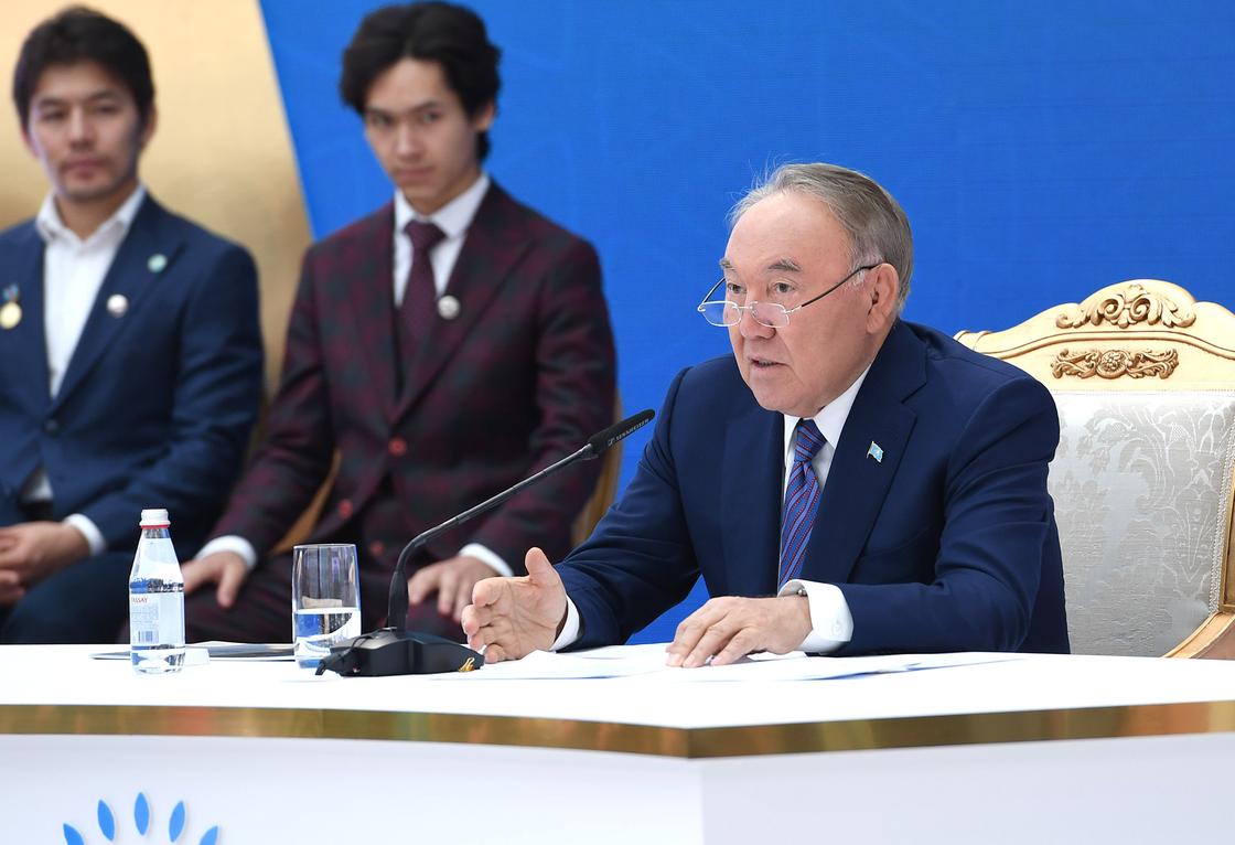 Нурсултан Назарбаев поручил выделить 200 миллионов тенге на борьбу с коронавирусом