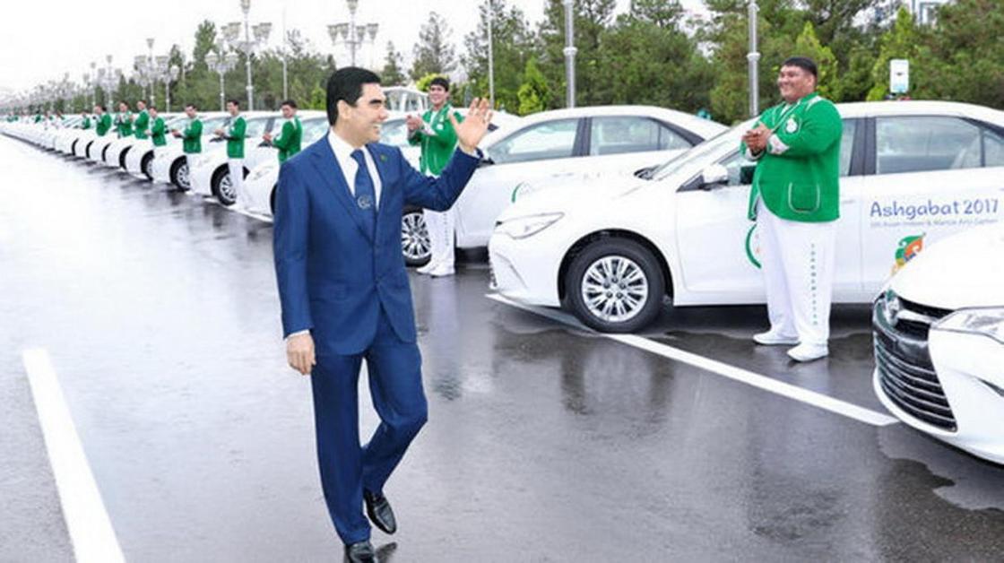 И швец, и жнец, и всем туркменам образец: как живет диктатор-романтик Бердымухамедов