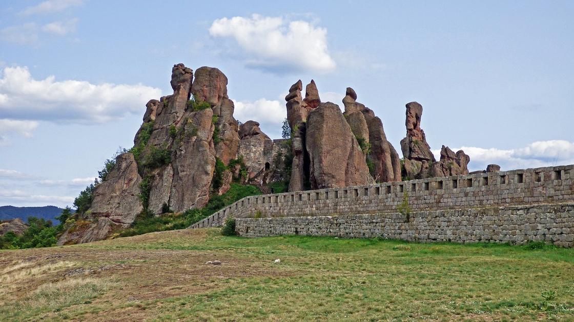 Вид на Белоградчикские скалы