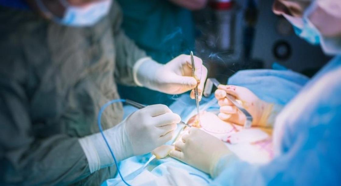 Известного трансплантолога из Нур-Султана заподозрили в торговле органами