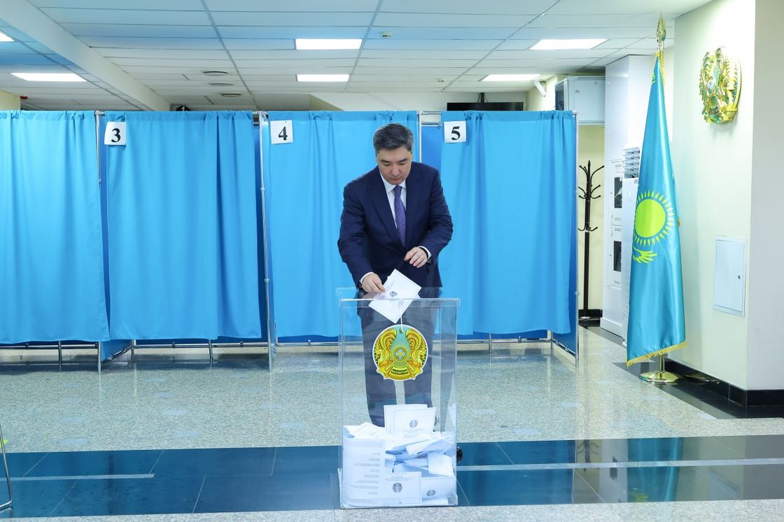 Олжас Бектенов