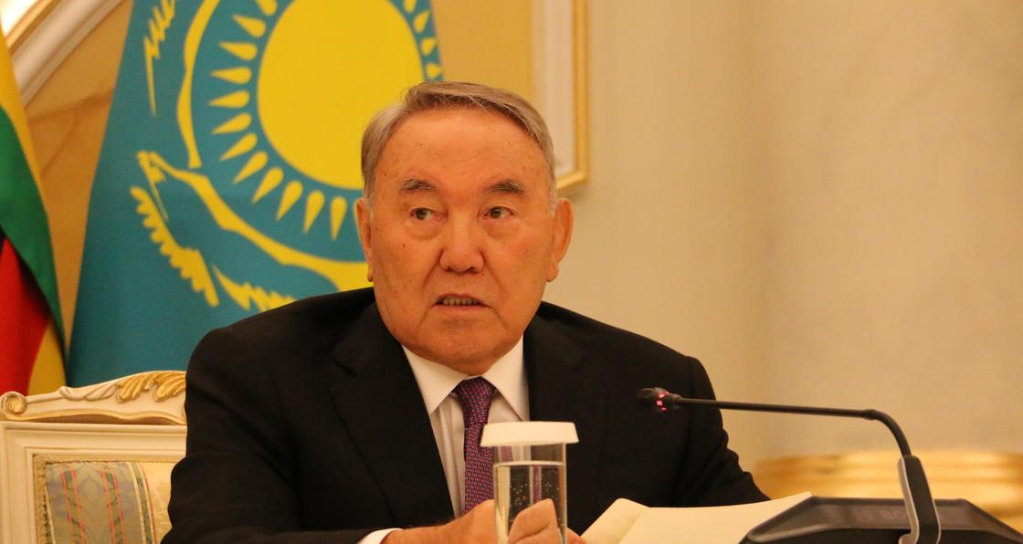"Шанель-Манель": Назарбаев велел министрам снять иностранные костюмы