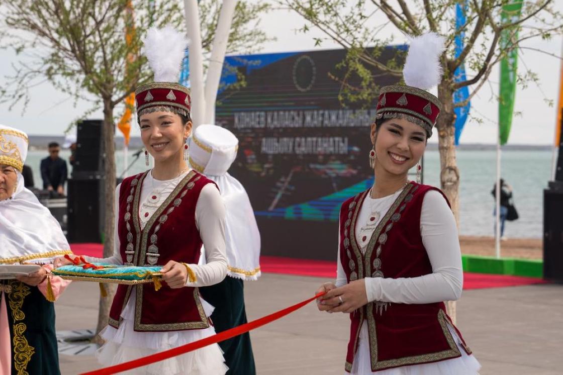 Торжественная передача новой благоустроенной набережной в коммунальную собственность Торжественная передача новой благоустроенной набережной в коммунальную собственность