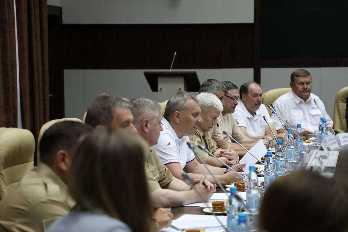 Юрий Борисов и представители России на встрече с главой МЦРИАП Багдатом Мусиным в Байконуре