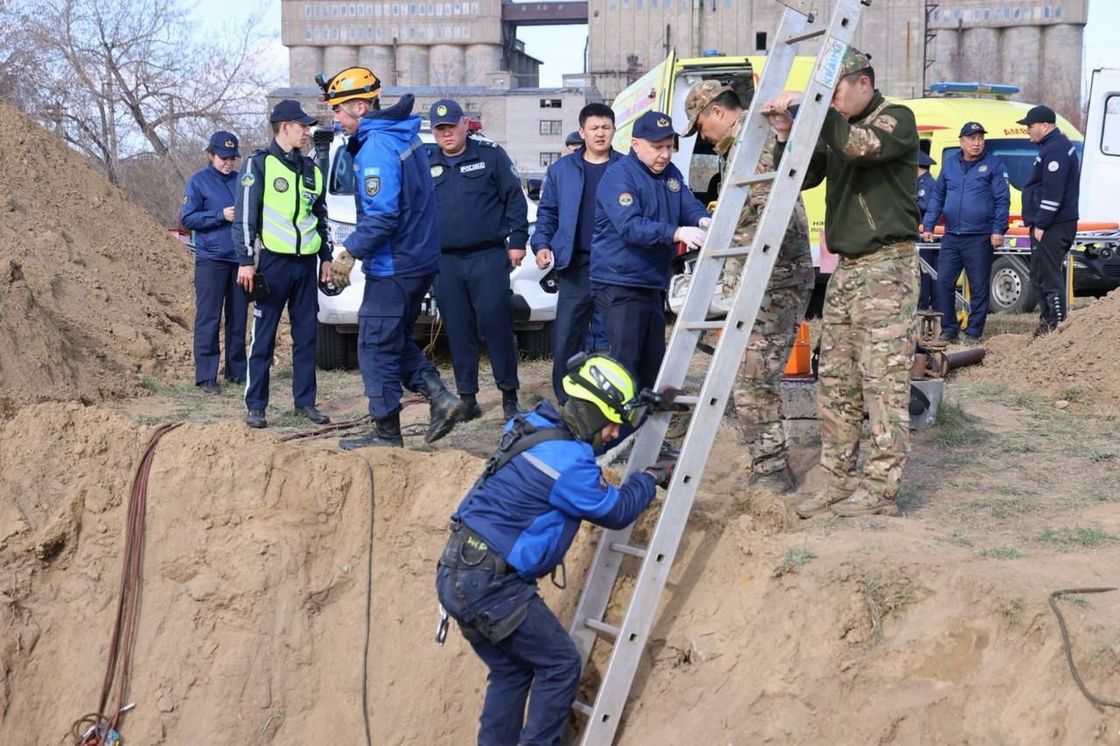 Обрушение грунта в Павлодаре