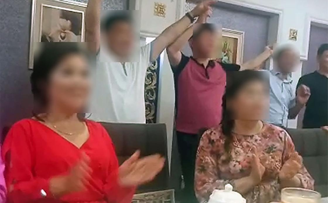 Полицейского отстранили от работы после видео из тойханы в Туркестанской области
