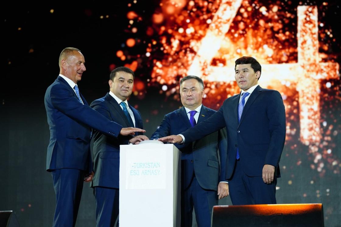Түркістанда Орта Азияда теңдесі жоқ “Ескек есу” арнасы ашылды