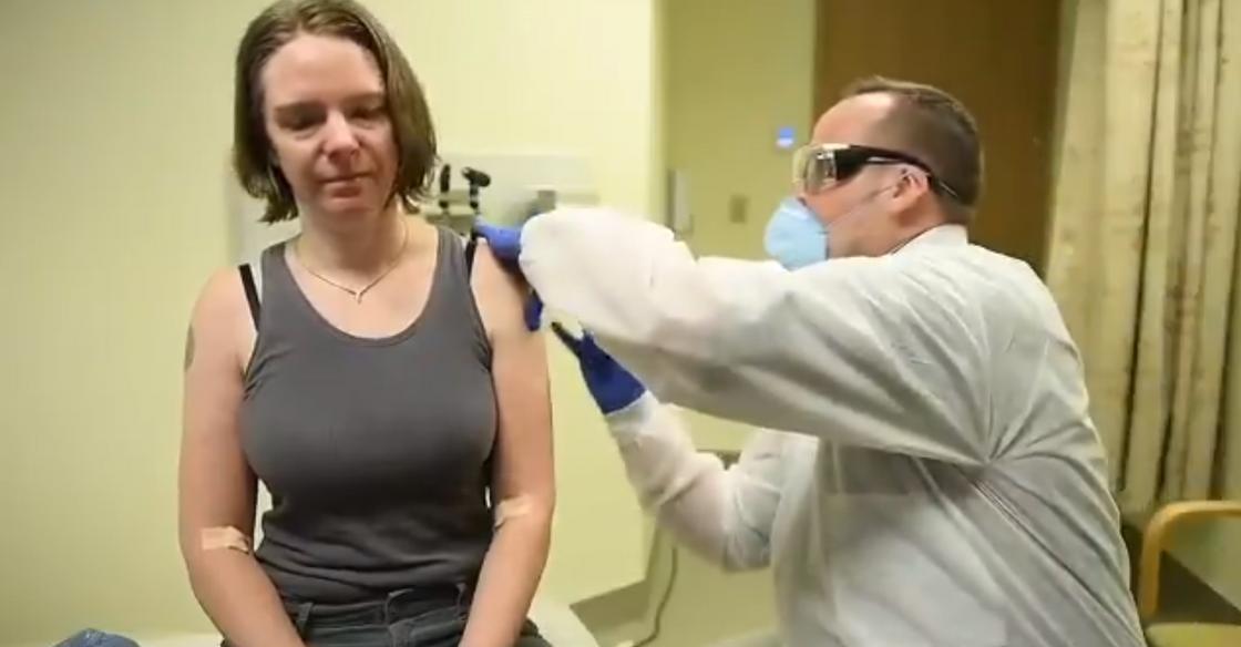 Первая женщина, на ком испытали вакцину от коронавируса, рассказала о впечатлениях