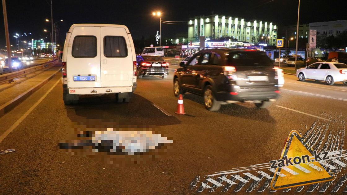Перебегала дорогу: девушку сбили насмерть в Алматы (фото)