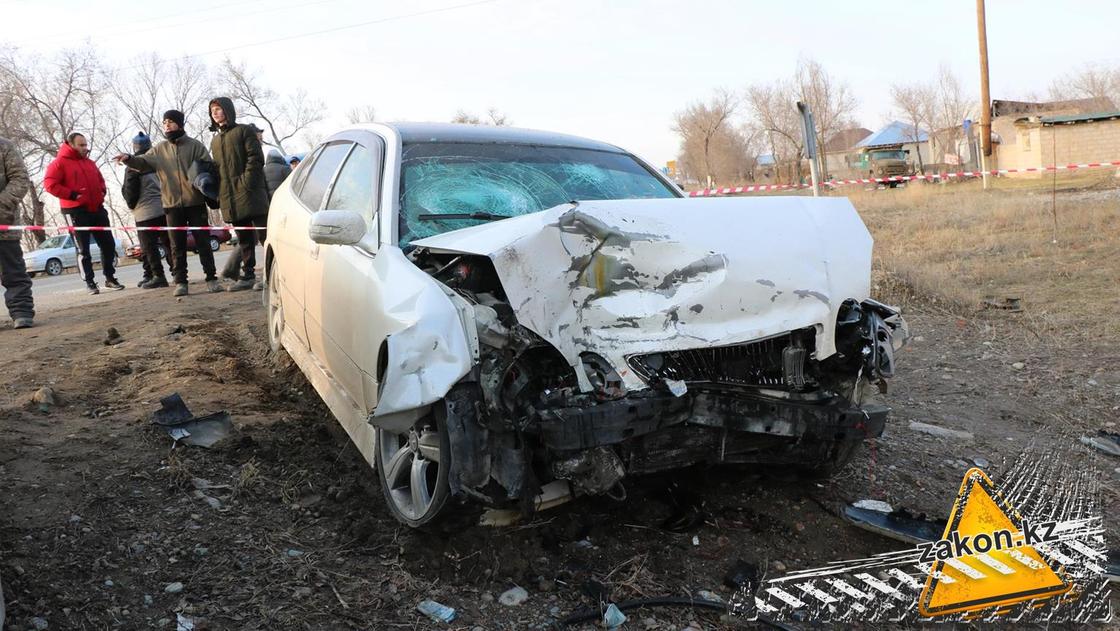 Машина, поврежденная в аварии в Алматинской области