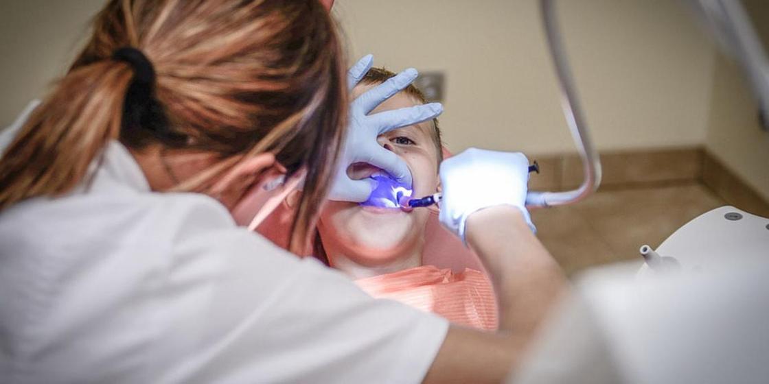 Анестезиолога судят за смерть ребенка в стоматологии в Караганде