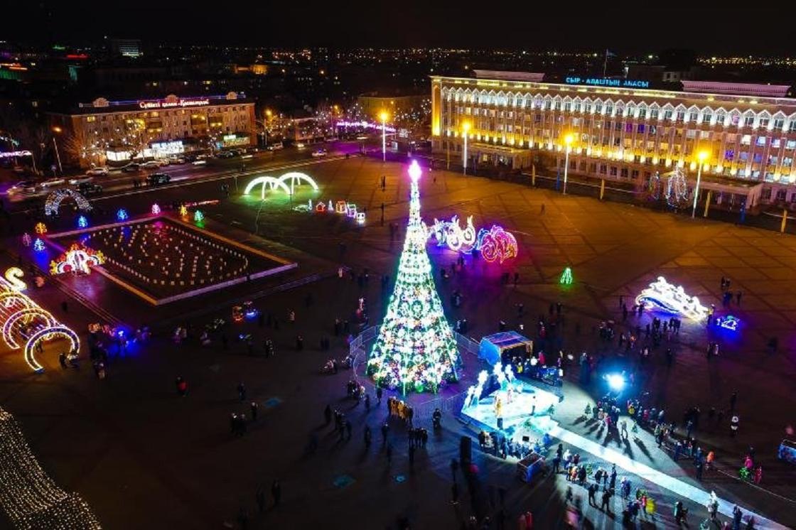 Сколько потратят в городах Казахстана на подготовку к Новому году