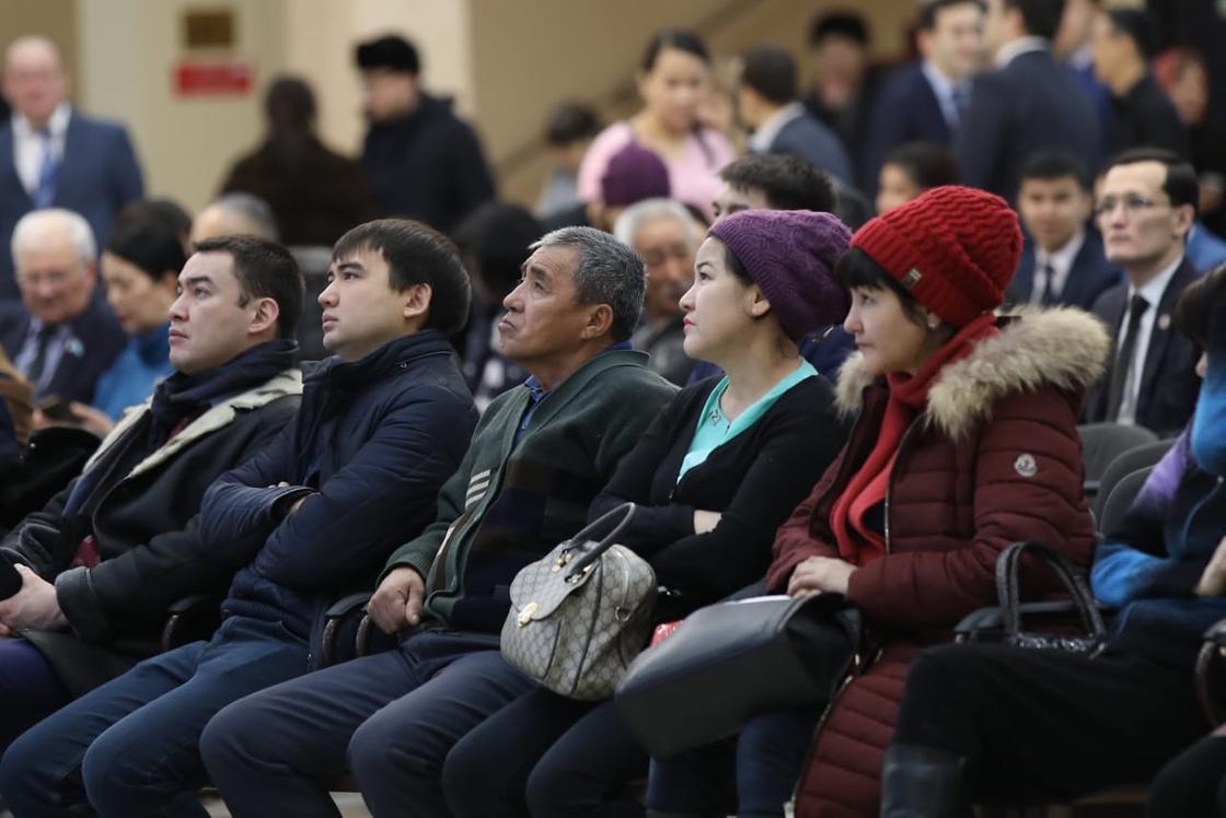 Бердыбек Сапарбаев рассказал, как в Актюбинской области будут помогать многодетным семьям