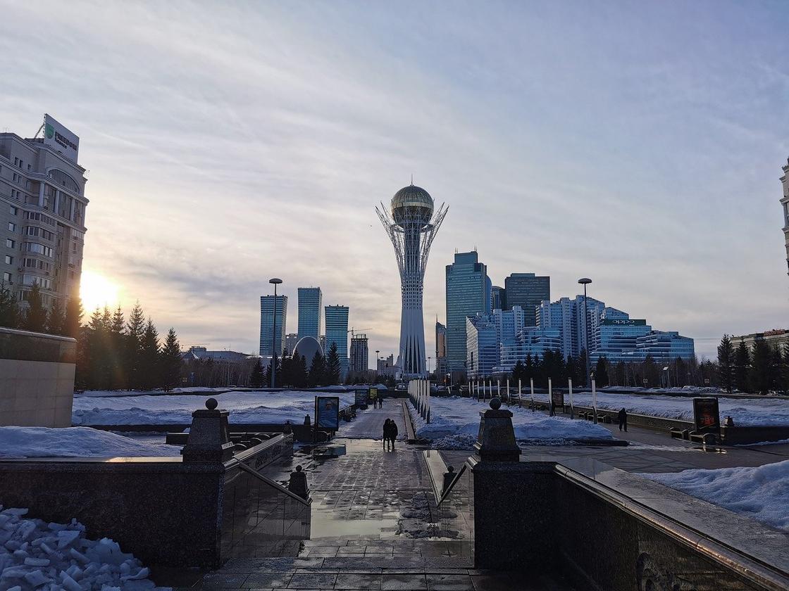 Астана, вид на Байтерек