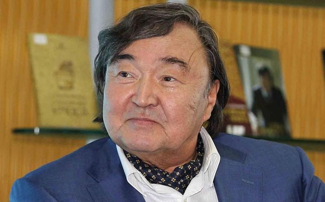 "Племянник удачно женился": Сулейменов о секрете успеха казахстанских писателей