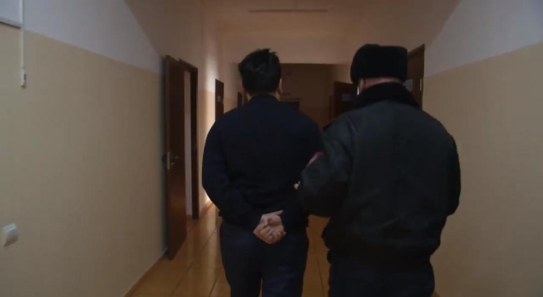Экспедитора ранили ножом и обокрали на 1 млн тенге в Талдыкоргане (видео)