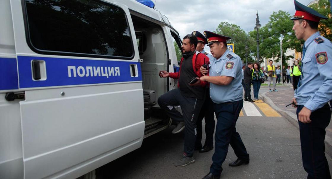 Митинги в Казахстане: куда увозили задержанных