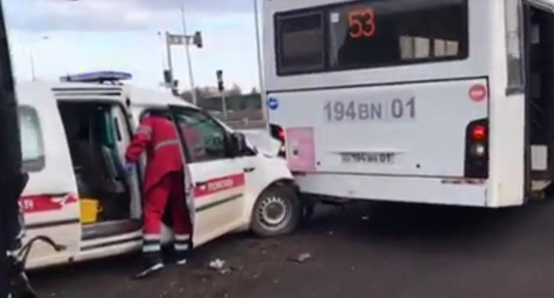 "Чудом выжил": потрясенный парень после жуткой аварии в Нур-Султане "Чудом выжил": потрясенный парень после жуткой аварии в Нур-Султане