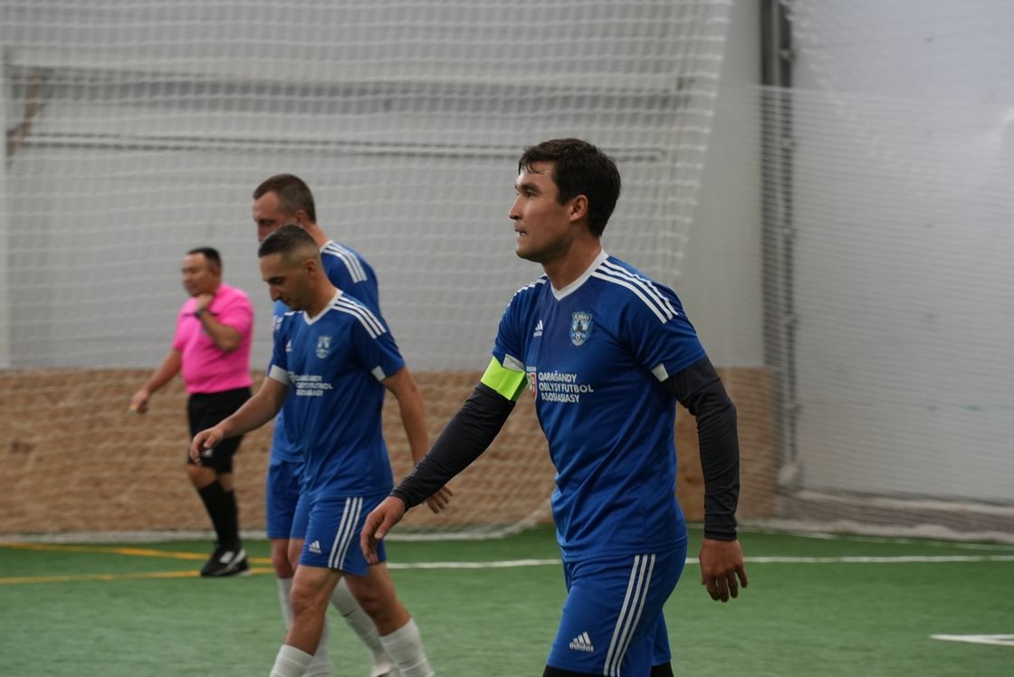 Футболисты