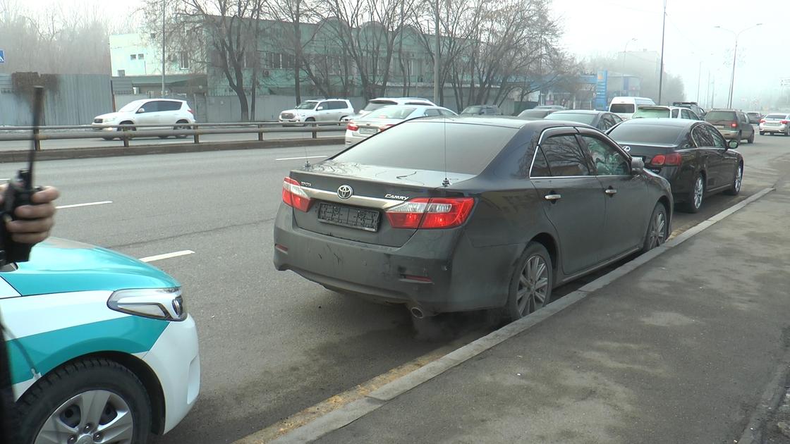 20-летнего водителя задержали в Алматы за букет грубых нарушений ПДД (фото)