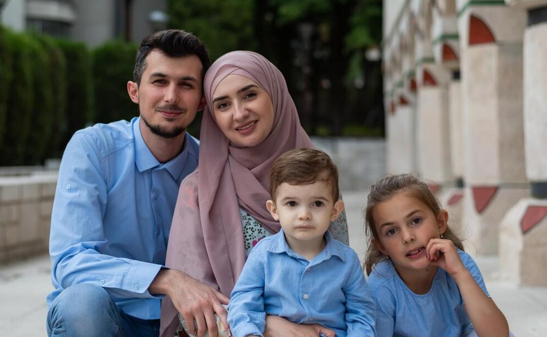 Мусульманская семья с детьми