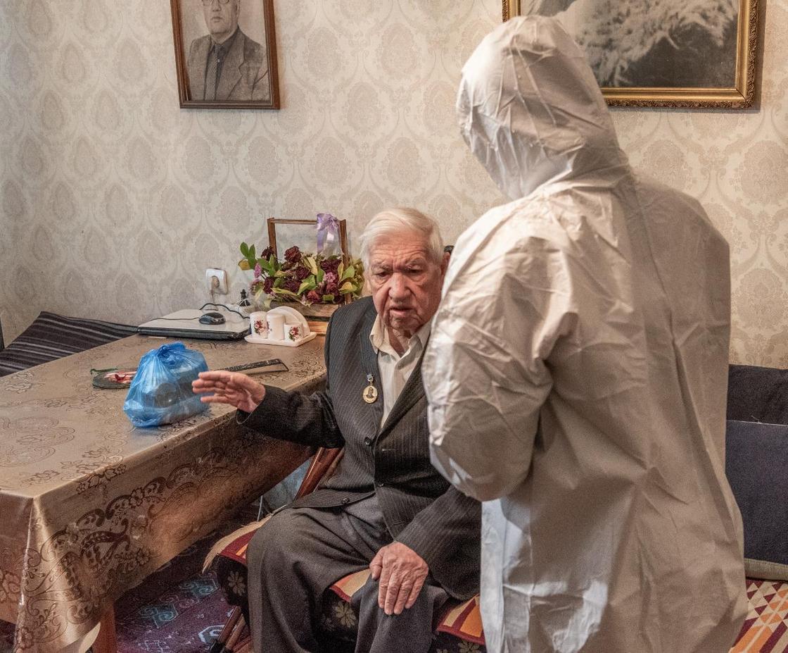 Лиц старше 80 лет обеспечат горячим питанием в Алматы Лиц старше 80 лет обеспечат горячим питанием в Алматы