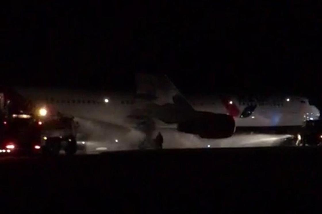 Около 60 человек пострадали при ЧП с Boeing в Барнауле (фото, видео) Около 60 человек пострадали при ЧП с Boeing в Барнауле (фото, видео)